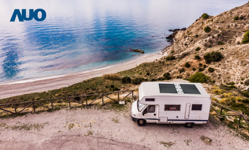 「可撓輕量化太陽光電板SunCurva」使用輕量特殊耐候型複合板取代傳統太陽能板的玻璃前板，不僅降低70%重量，每米平方僅3Kg；具有抗衝擊性能及通過電磁相容性測試，可應用於交通運輸工具，如露營車、遊艇等